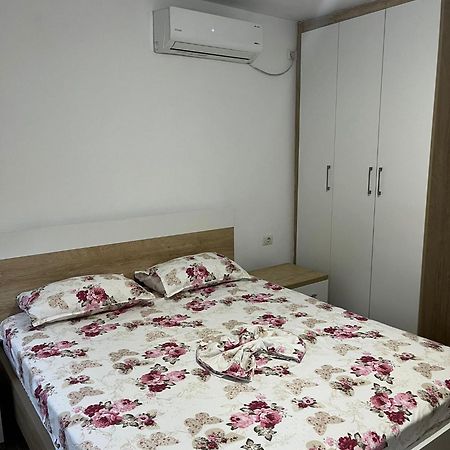 Hermes Elite Apartments Sarandë 外观 照片