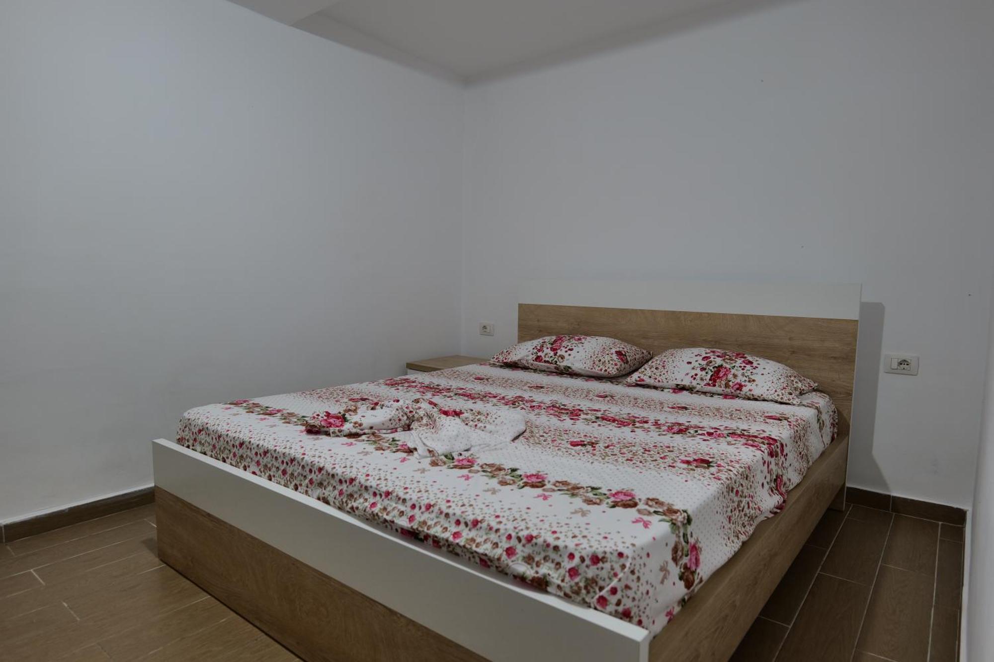 Hermes Elite Apartments Sarandë 外观 照片